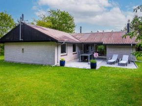 6 person holiday home in Ulfborg